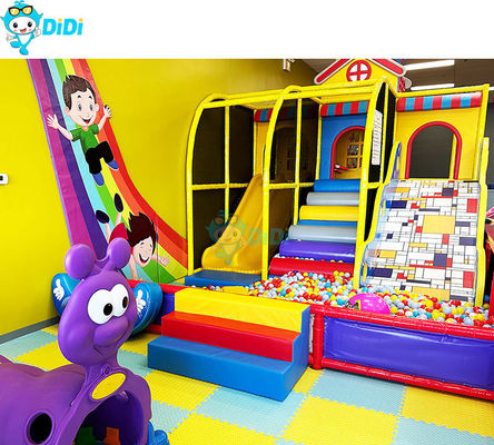 Ein guter Preis. Indoor-Spielplatz mit hellgelben und blauen Farben Kombinierte Indoor-Spielzone Online